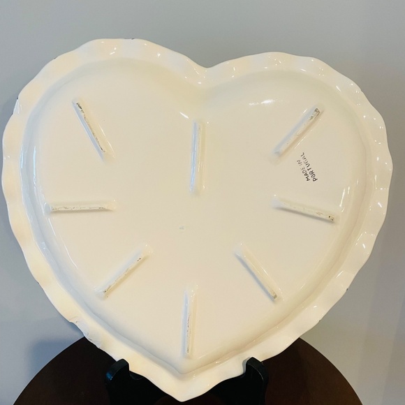 Heart Shaped spongeware plate, White Pottery heart shaped Plate - Picture 4 of 5